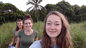 ICYE Langzeiteinsatz in Costa Rica 6 bis 12 Monate - Volunteers am Strand von Buena Vista